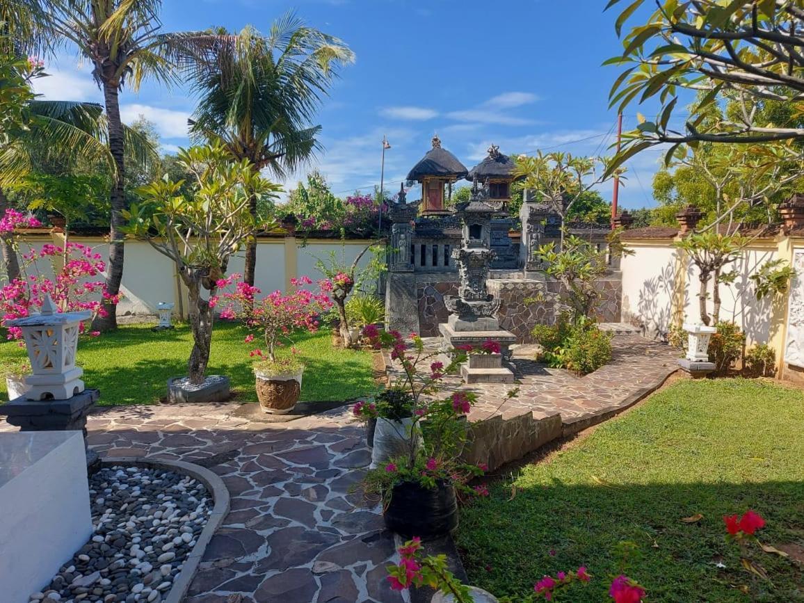 Villa Juliani Lovina  Exterior photo